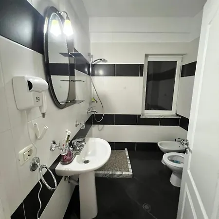 Pearl Apartamento Pogradec